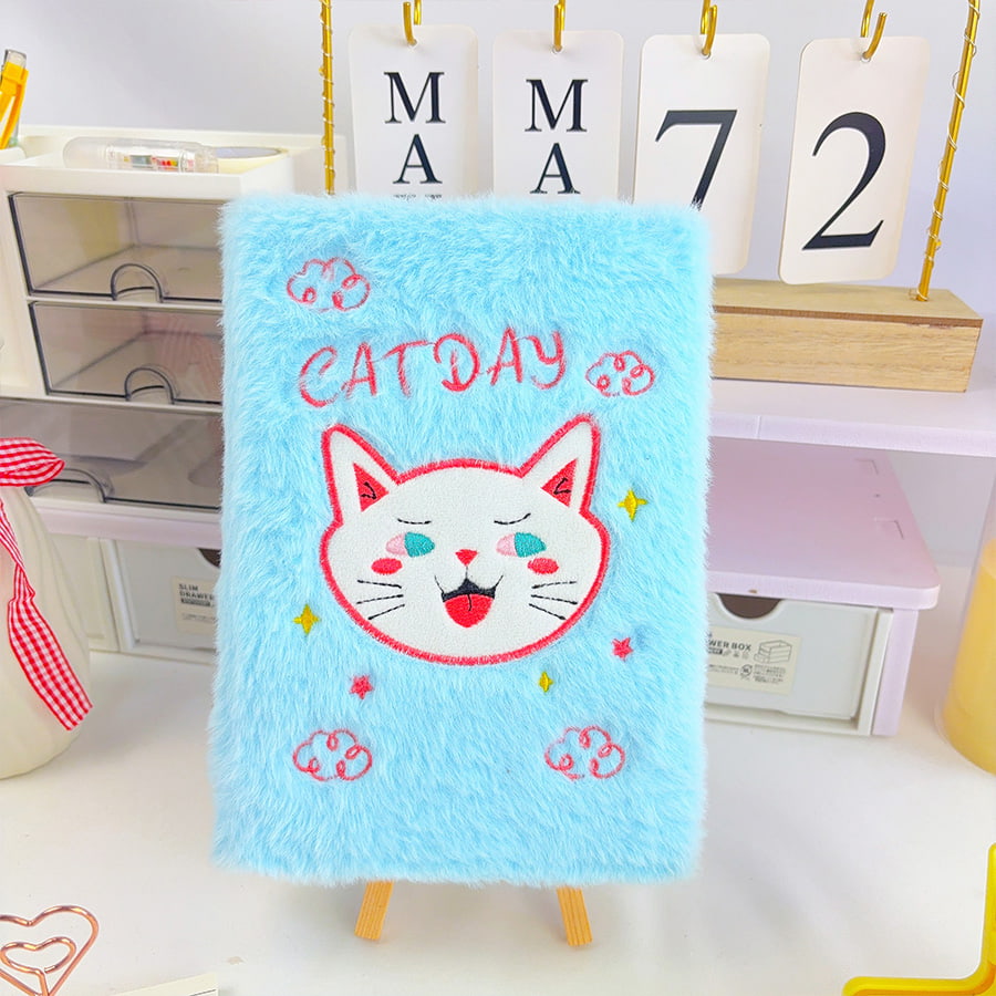 A5 Cute Cat Day Diary Plush Notebook သည် နေ့စဉ် တွေးခေါ်မှုနှင့် ဖန်တီးမှု ဖမ်းယူမှုအတွက် သက်တောင့်သက်သာ အရှိဆုံးသော စာရေးဖော်ဖြစ်ပါသလား။